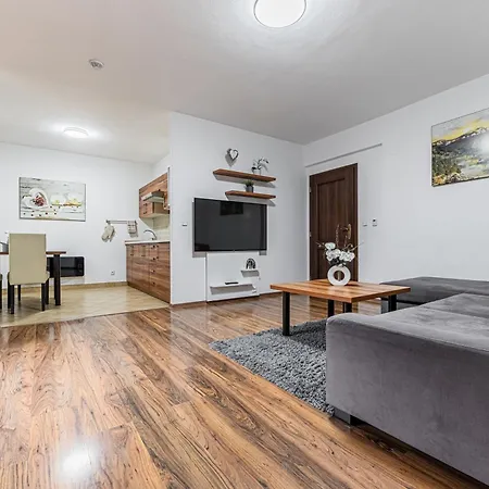 Helena 15 A Helena 21 Hrabovo * Ruzomberok