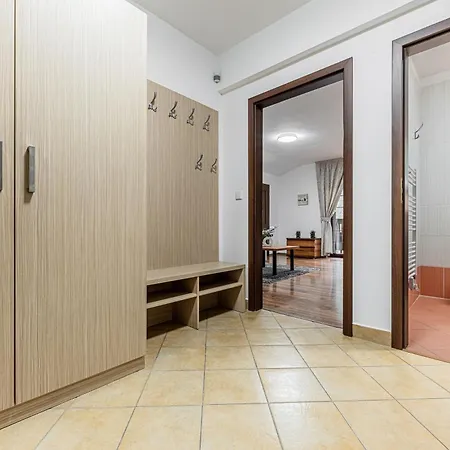 Helena 15 A Helena 21 Hrabovo * Ruzomberok